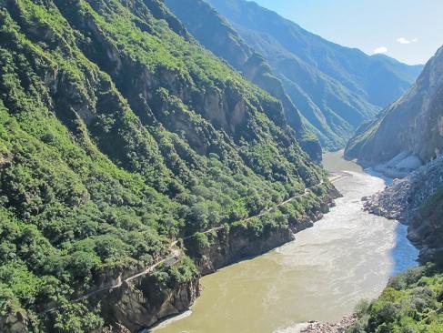 Lijiang - Gorges Du Saut Du Tigre A Découvrir en Chine - Les Gorges du Saut du Tigre
