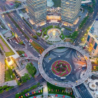 Shangai - Rues Au Centre Financier De Lujiazui A Découvrir en Chine - Shanghai