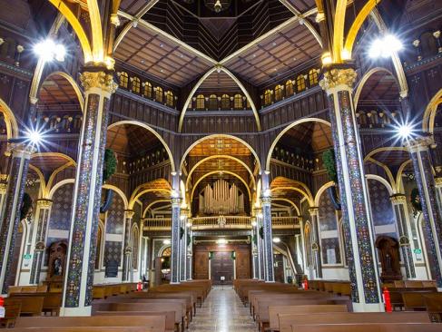 San Jose - Intérieur De L'église Catholique A Découvrir au Costa Rica - San José