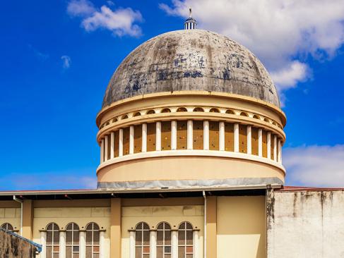 San Jose - Toit De L'église Catholique A Découvrir au Costa Rica - San José