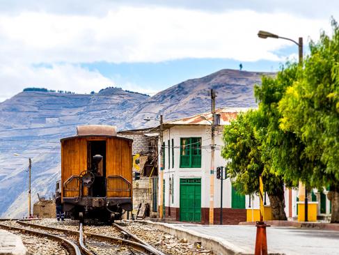 Riobamba -Devil's Nose Nariz Del Diablo A Découvrir en Equateur - Nariz del Diablo