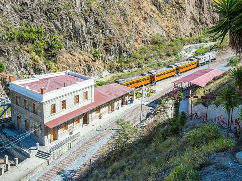 Le Trajet En Train (Nariz Del Diablo) Depuis Riobamba A Découvrir en Equateur - Nariz del Diablo
