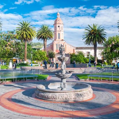 Otavalo - Parc Simón Bolivar A Découvrir en Equateur - Otavalo