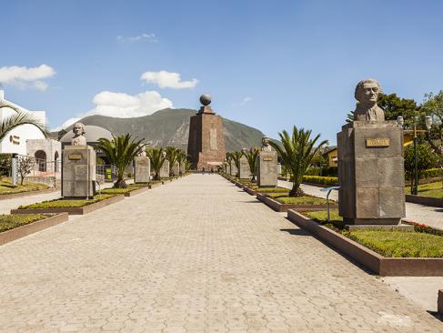 Quito -Mitad Del Mundo A Découvrir en Equateur - Quito