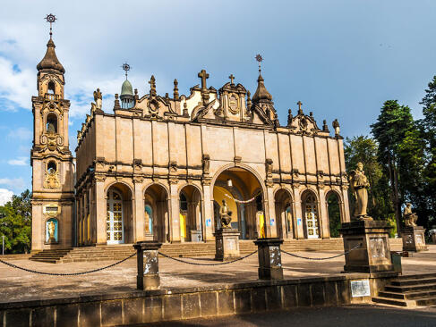 Addis-Abeba - Cathédrale A Découvrir en Ethiopie - Addis Abeba