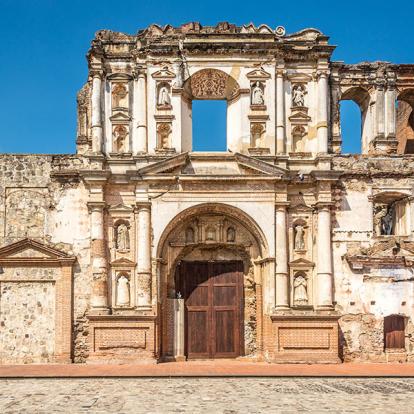 Antigua - Ruines De L'église De La Compagnie De Jésus A Découvrir au Guatemala - Antigua