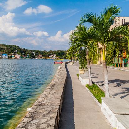 Flores A Découvrir au Guatemala - Flores et le Lac Peten Itza