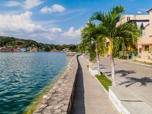 Flores A Découvrir au Guatemala - Flores et le Lac Peten Itza