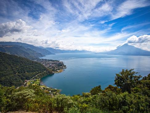 Vue Sur Le Lac Atitlan Et Panajachel Depuis San Jorge A Découvrir au Guatemala - Le Lac Atitlán