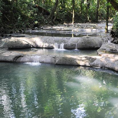 Cascades De Siete Altares Sur La Forêt à Livingston A Découvrir au Guatemala - Livingston