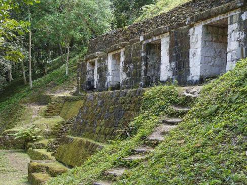 Yaxha A Découvrir au Guatemala - Yaxha