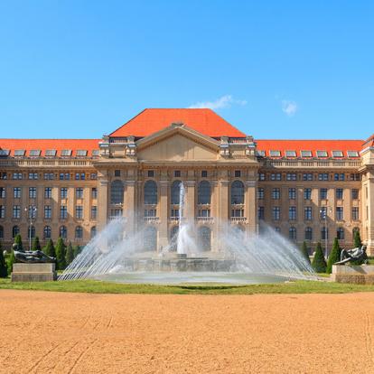 Debrecen Université A Découvrir en Hongrie - Debrecen