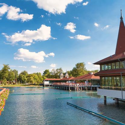Bain Thermal Du Lac Heviz A Découvrir en Hongrie - Heviz