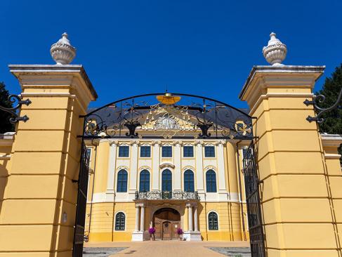 Le Palais Archiépiscopal De Kalocsa A Découvrir en Hongrie - Kalocsa
