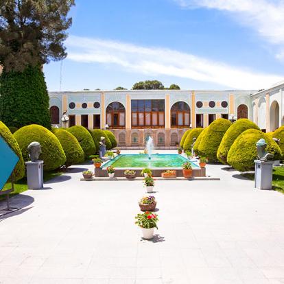 Ispahan - Musée Des Arts Décoratifs A Découvrir en Iran - Ispahan