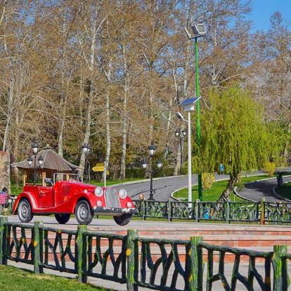 Téhéran - Entrée Du Parc Mellat A Découvrir en Iran - Téhéran