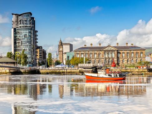 Belfast - La Douane Et La Rivière Lagan A Découvrir en Irlande - Belfast