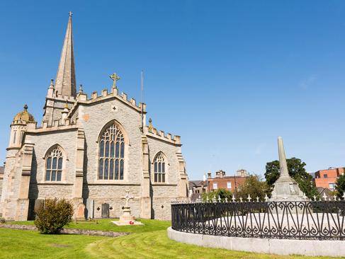 Derry - Cathédrale St. Columb's A Découvrir en Irlande - Derry
