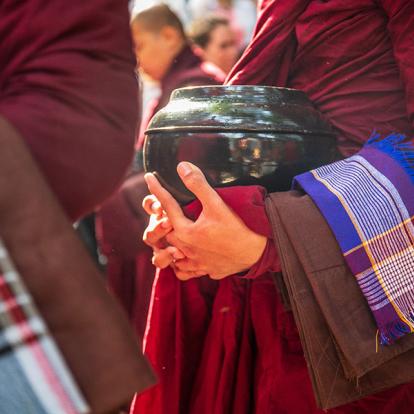 Amarapura - Monastère Mahagandayon A Découvrir en Birmanie - Amarapura et son fameux Pont d'U-Bein