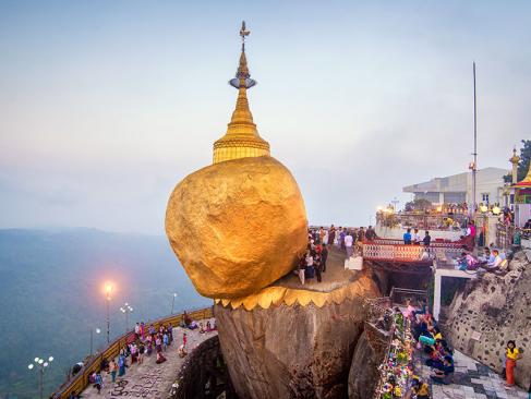 A Découvrir au Myanmar - Le Mont Kyaiktiyo et son Rocher d'Or
