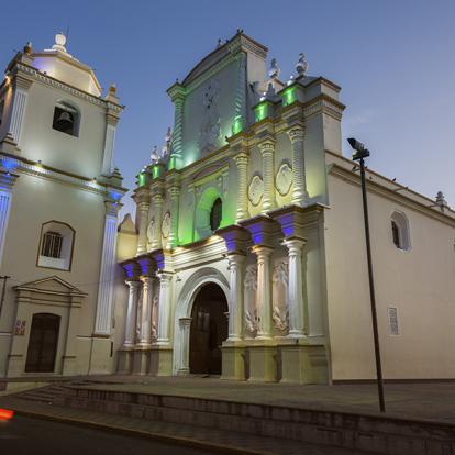 Leon - Eglise La Merced A Découvrir au Nicaragua - Leon