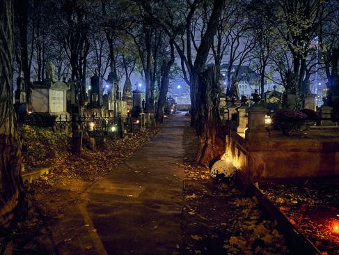Varsovie - Memento Mori - Lumières Et Tombes à La Toussaint Au Cimetière Powazki A Découvrir en Pologne - Varsovie