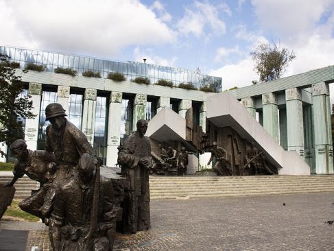 Varsovie - Monument De L'Insurrection De Varsovie Ou Statue De Pomnik Powstania Warszawskiego Sur La Place Krasinski A Découvrir en Pologne - Varsovie
