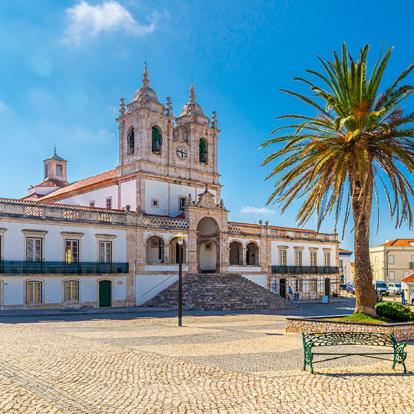 Nazaré - Sitio - Sanctuaire De L'église Notre-Dame De Nazare A Découvrir au Portugal - Nazaré