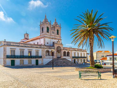 Nazaré - Sitio - Sanctuaire De L'église Notre-Dame De Nazare A Découvrir au Portugal - Nazaré