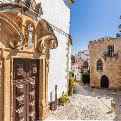 Obidos - Portail De L'église De La Miséricorde Et Synagogue Séfarade Médiévale A Découvrir au Portugal - Obidos