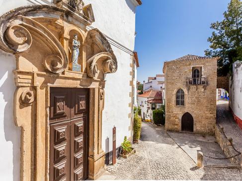 Obidos - Portail De L'église De La Miséricorde Et Synagogue Séfarade Médiévale A Découvrir au Portugal - Obidos