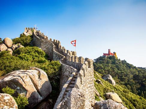 Sintra -Palais National De Pena Et D'une Partie De La Muraille Du Château Des Maures A Découvrir au Portugal - Sintra