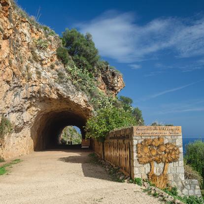 L'entrée sud de la réserve naturelle du Zingaro A Découvrir en Sicile - La Réserve Naturelle de Zingaro
