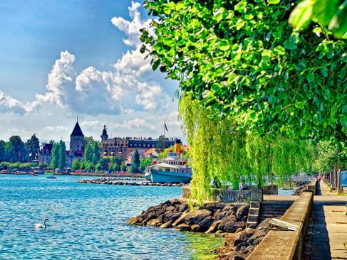 Château Lausannois D'Ouchy A Découvrir en Suisse - Lausanne