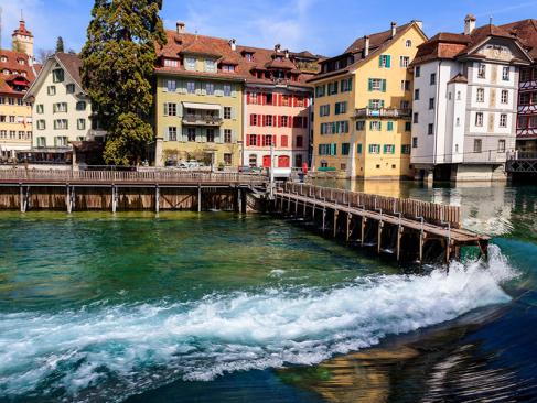 Lucerne - Barrage à Aiguilles Dans La Rivière Reuss A Découvrir en Suisse - Lucerne