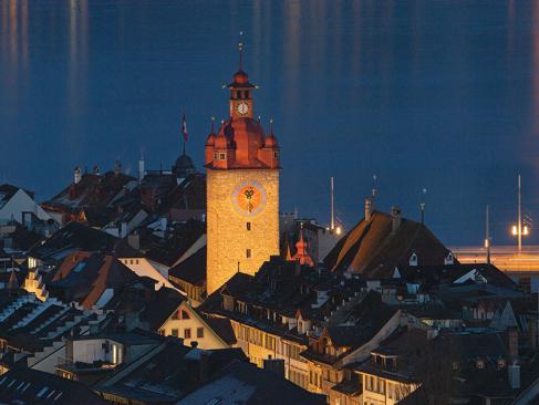 Lucerne - Hotel De Ville A Découvrir en Suisse - Lucerne