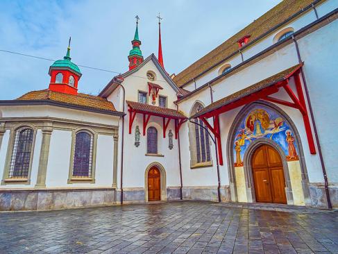 Lucerne - Eglise Des Franciscain A Découvrir en Suisse - Lucerne