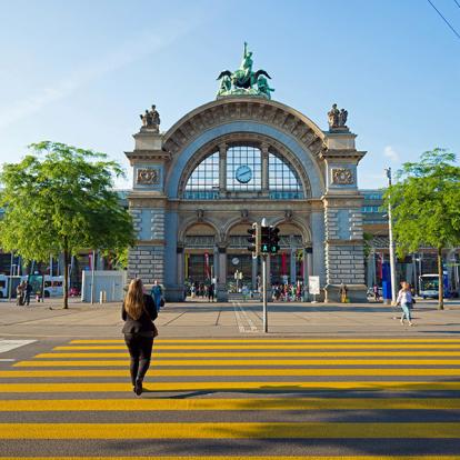 Lucerne - Gare A Découvrir en Suisse - Lucerne