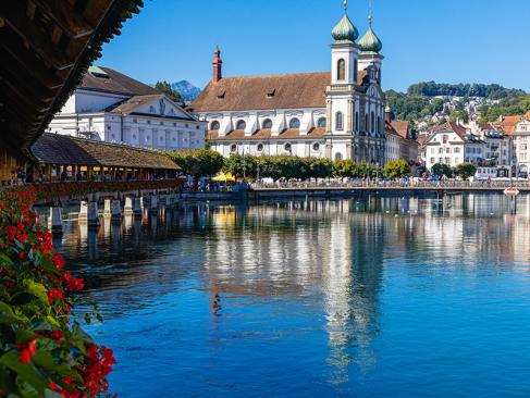 Lucerne - Eglise Des Jésuite A Découvrir en Suisse - Lucerne