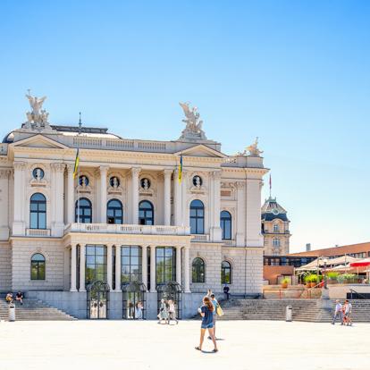 Zurich - Opernhaus A Découvrir en Suisse - Zurich
