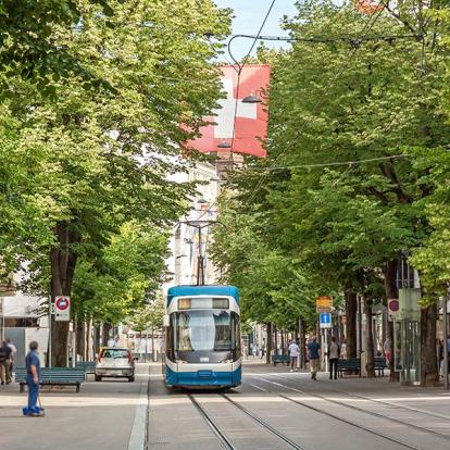 Rue Commerçante De Zurich, Bahnhofstrasse A Découvrir en Suisse - Zurich