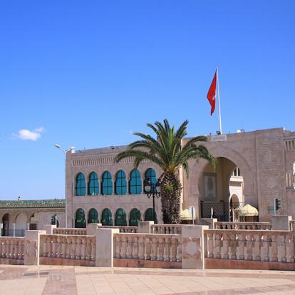 Hammamet - Hotel De Ville De Tunis Et Mosquée De La Kasbah A Découvrir en Tunisie - Hammamet