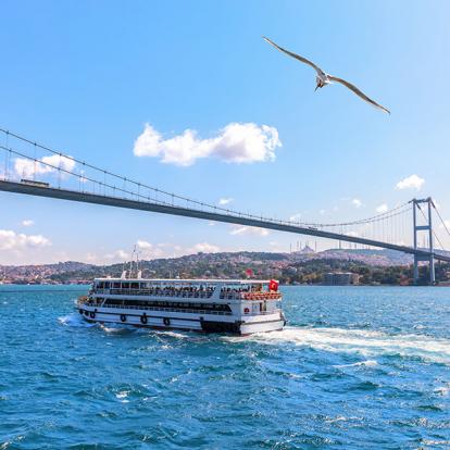 Istanbul - Croisière Sur Le Bosphore A Découvrir en Turquie - Istanbul