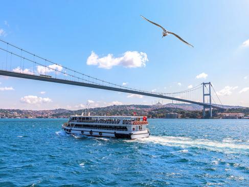 Istanbul - Croisière Sur Le Bosphore A Découvrir en Turquie - Istanbul