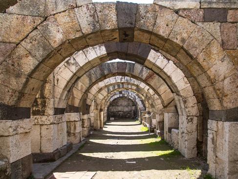 Izmir - Ruines De La Ville Antique De Smyrne A Découvrir en Turquie - Izmir