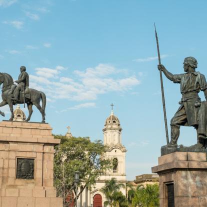 Salto - Artigas monument A Découvrir en Uruguay - Salto