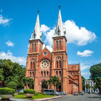 Ho Chi Minh - Cathédrale Notre Dame A Découvrir au Vietnam - Hô Chi Minh