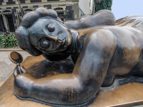 Medellin - Statues In Front Of Botero Museum A Découvrir en Colombie - Medellin