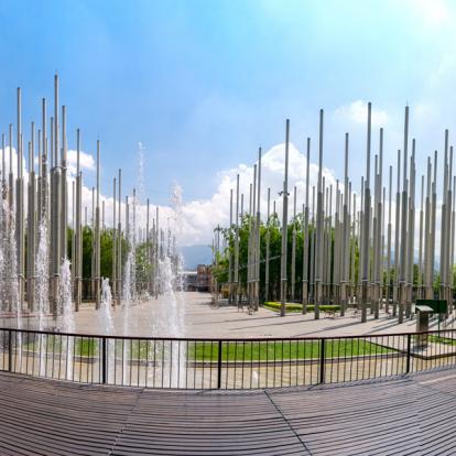 Medellin - Cisneros Square - Park Of The Lights A Découvrir en Colombie - Medellin
