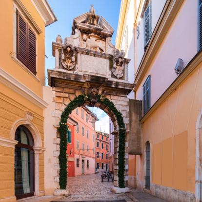 Rovinj - Arche Balbi A Découvrir en Croatie - Rovinj